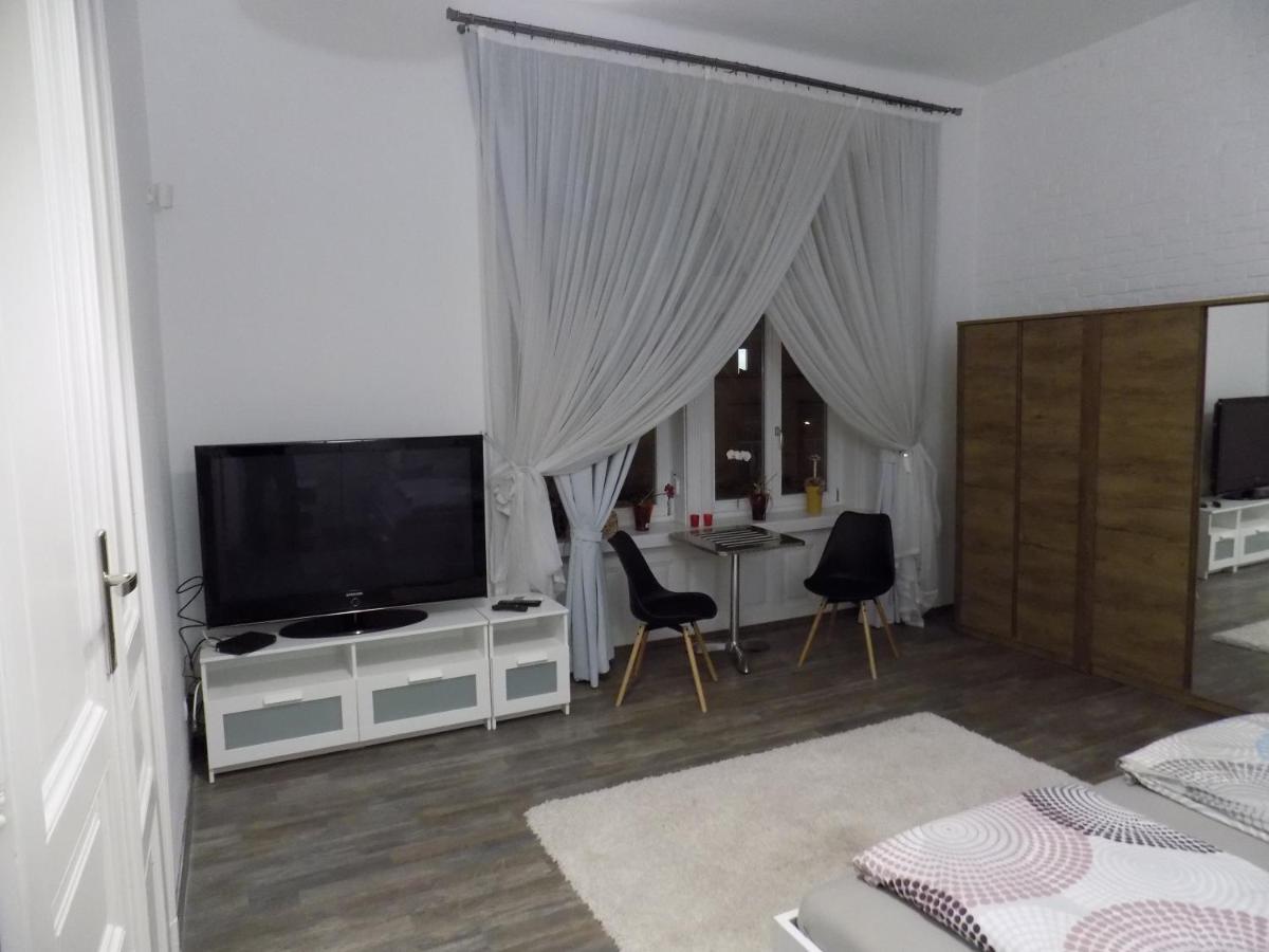 Czingu-Lak Apartment Mişcolţ Exterior foto
