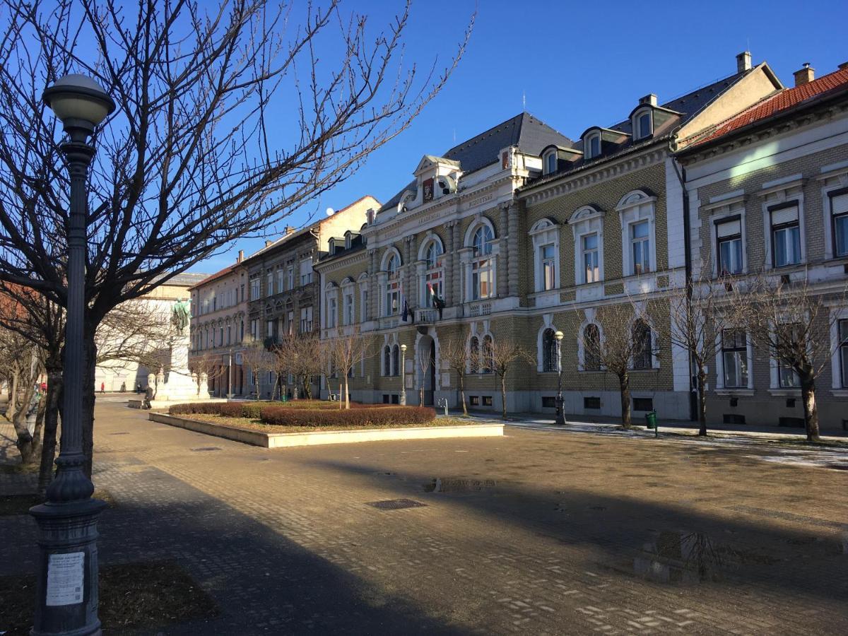 Czingu-Lak Apartment Mişcolţ Exterior foto